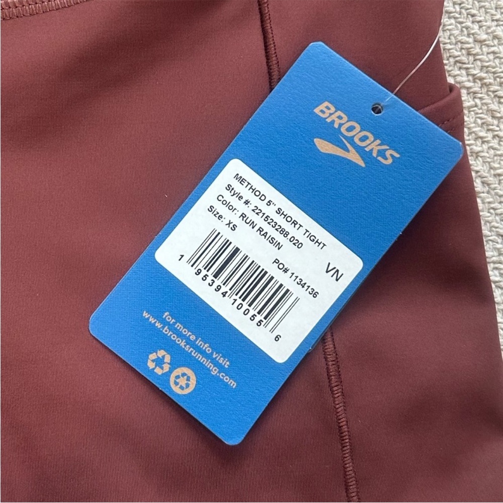 BROOKS Running Method Shorts Size XS NWT Run Raisin 5” Inseam Pockets - Picture 4 of 7